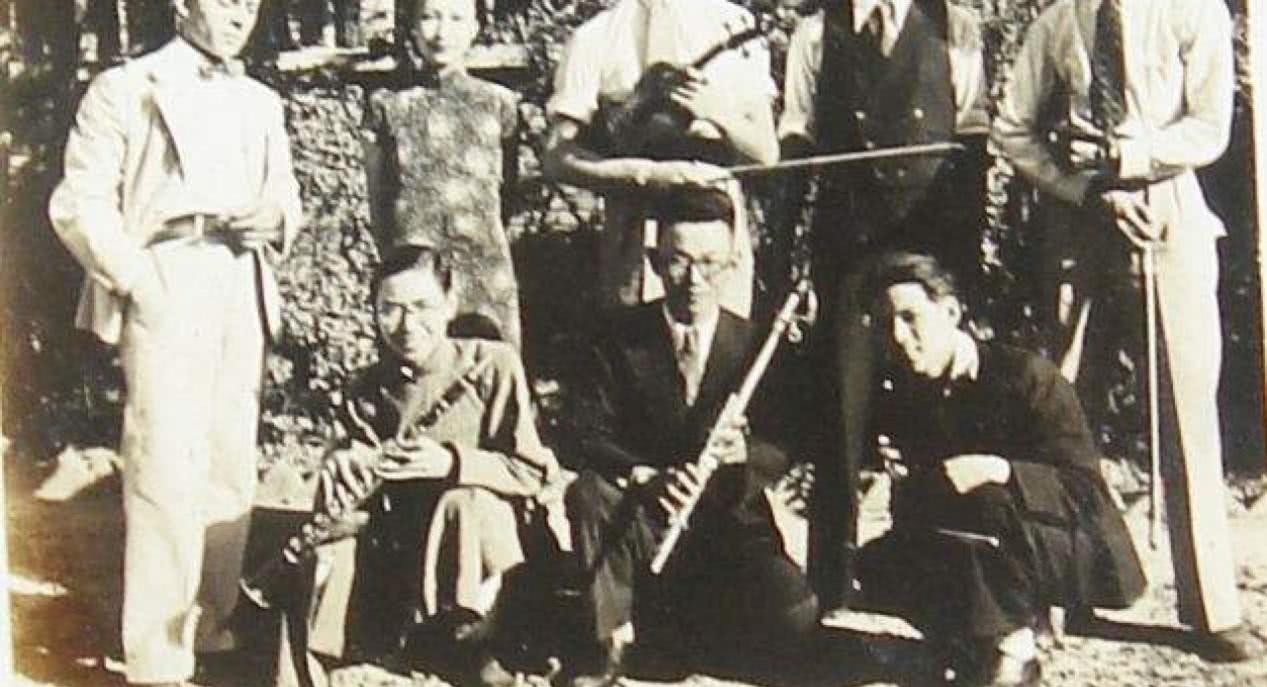 渔光曲|新四军警卫班被伏击,他牺牲前说出身份,敌军后悔纷纷脱帽鞠躬