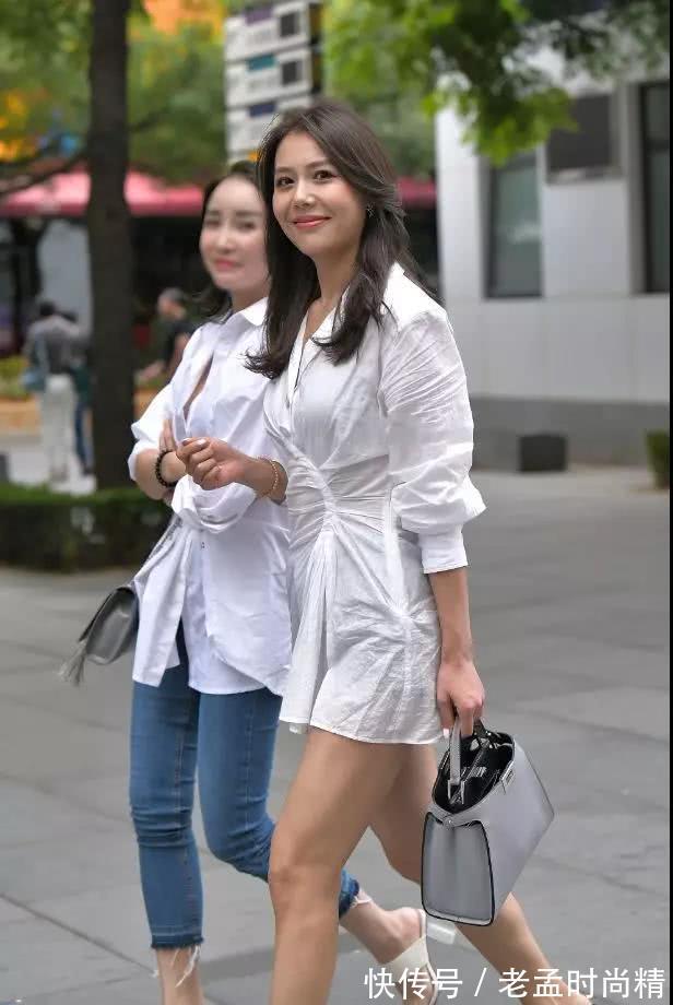 街拍美女:俏皮时尚 年轻有活力的穿搭参考 让你更加明媚动人