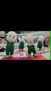 |搞笑GIF:坐公交遇到盲僧了,我该不该跳车