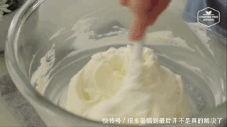 又要骗我动手做?红红甜甜的椰蓉红丝绒蛋糕