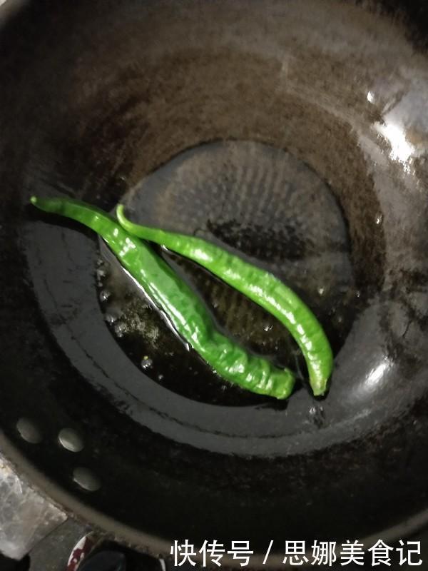 放油|炒茄子先放油简直是大错特错,厨师长教你一个办法,不发黑不吸油