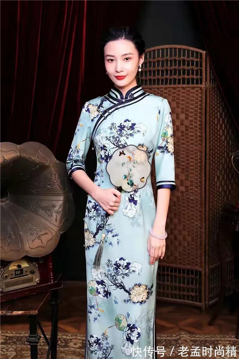 丝绸|薄制丝绸旗袍修身时尚,淡淡的色调暖暖的风格,娇美了女人!