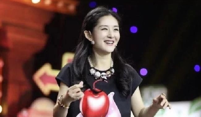 谢娜主持央视节目只一期就被换掉，央视官媒12字点评，很真实了