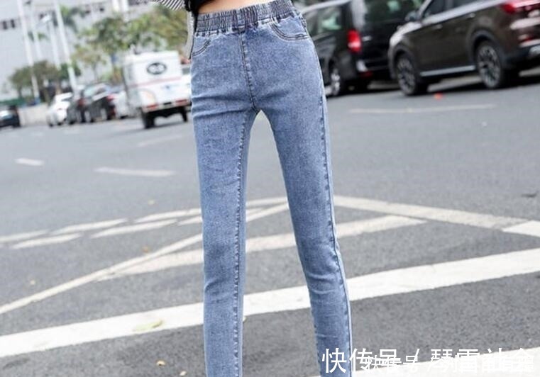 牛仔裤 懒闺蜜自从有了牛仔裤,再也没有搭配烦恼了,尽显青春靓丽感!