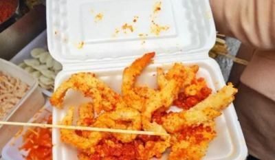 校门口“最受欢迎”的5种小吃,糖葫芦光荣上榜,图3堪称“撩妹神器”