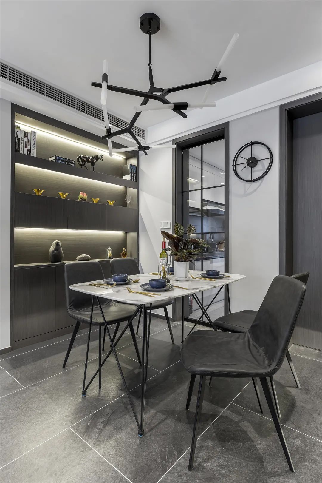 灰+绿植|103㎡现代简约，高级灰+绿植点缀，营造低调舒适的档次