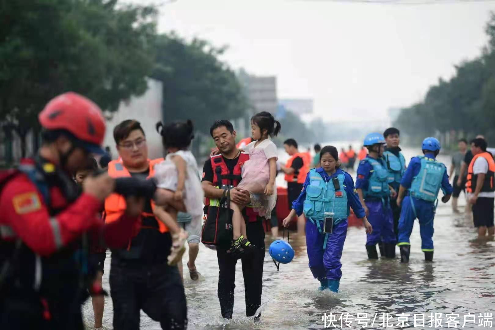 河南新乡告急！大批救援队已抵达现场|我在现场 | 告急