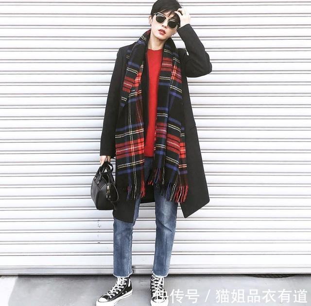 大衣配针织衫虽然经典,但前提是选对裤装,这3种日本博主抢着穿