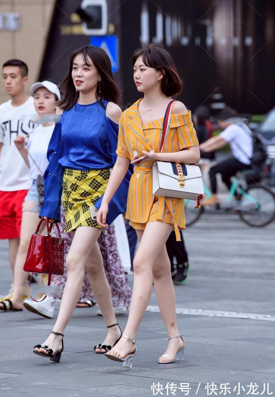 小姐姐|在街上要是遇到气质这么好的小姐姐,你会上去搭讪吗?我是不敢