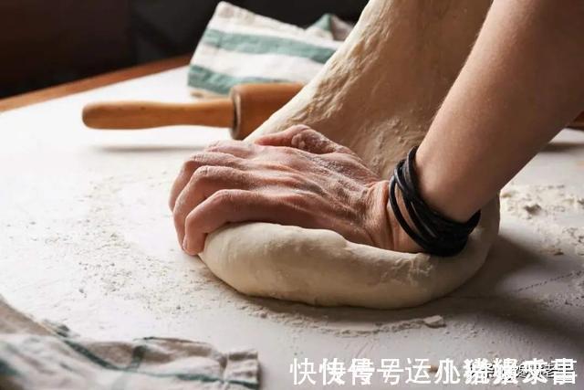 手擀面一煮就断？牢记这3点，面条下锅不断，口感爽滑还筋道
