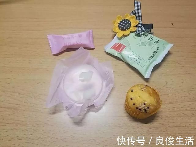 家长|没事翻开孩子的书包,里面的东西让父母哭笑不得,你能忍到第几张