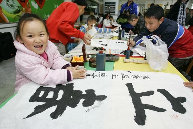 明年辛丑无春年，俗语：“牛碰寡妇年，来年粮满仓”，啥意思？