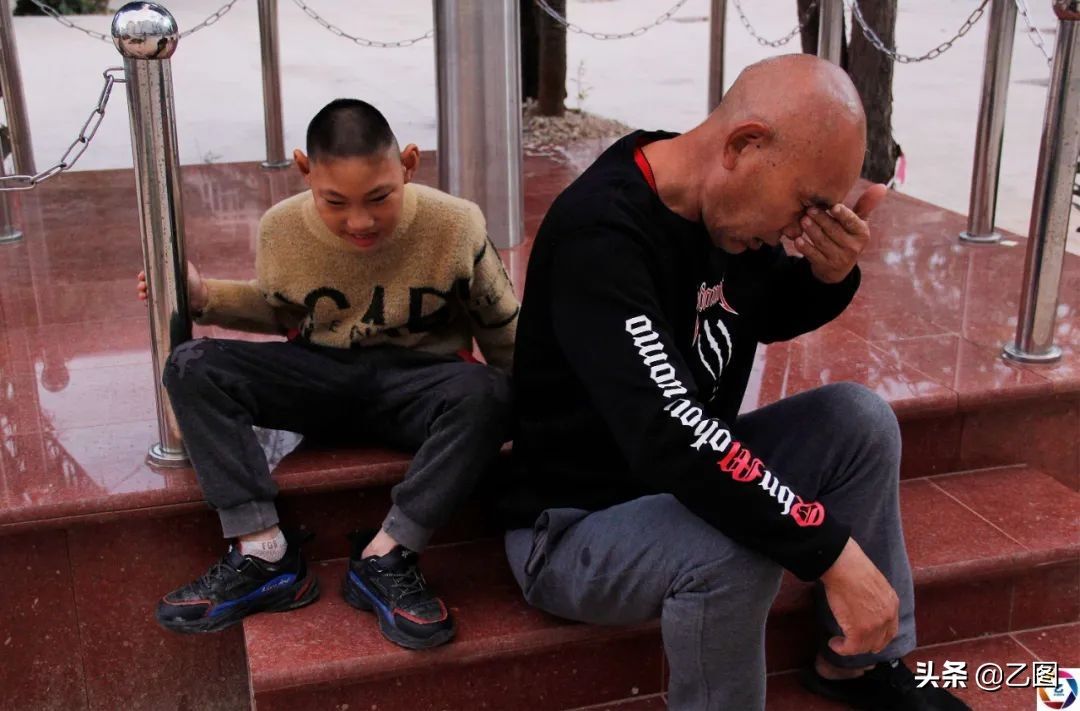 康复治疗|老人娶比他小16岁的妻子，老来得子，结果悲剧伴随他后半生