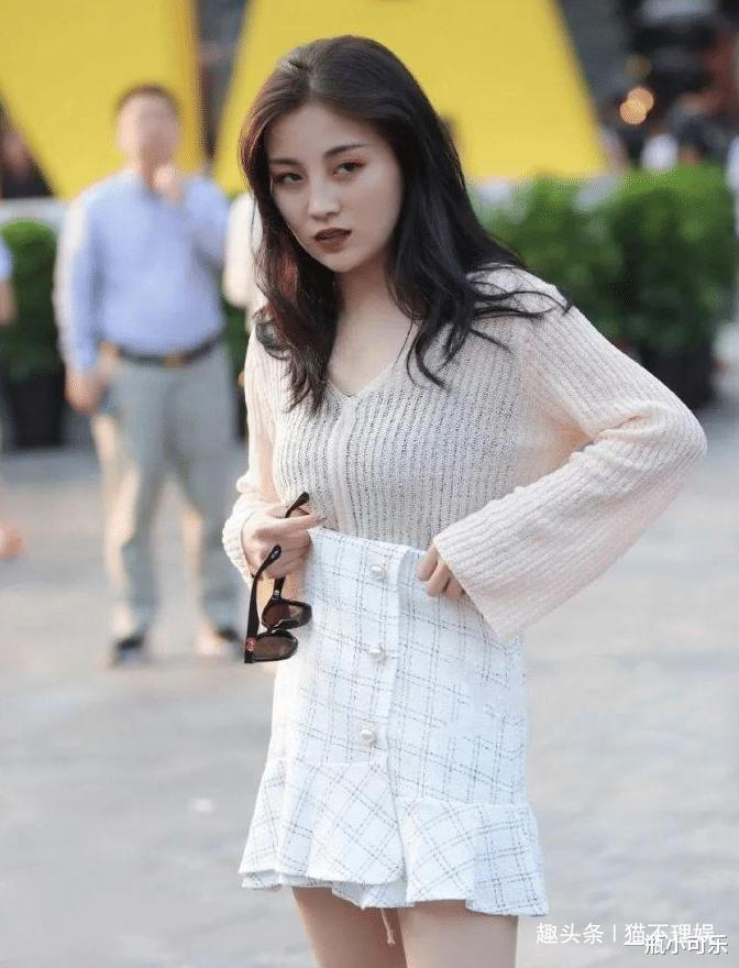 裙子 小巧女生买成了“大号裙子”,没想到成了另一种时尚