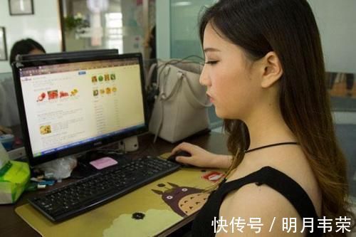 长期熬夜|减肥的小仙女们要看:加速身体发胖的几大行为,很多人一直在做