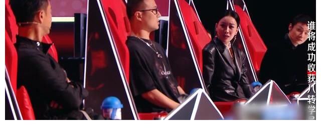 首场|《好声音2021》首场强强对决，郑智鸿出局，李克勤的选择是正确的