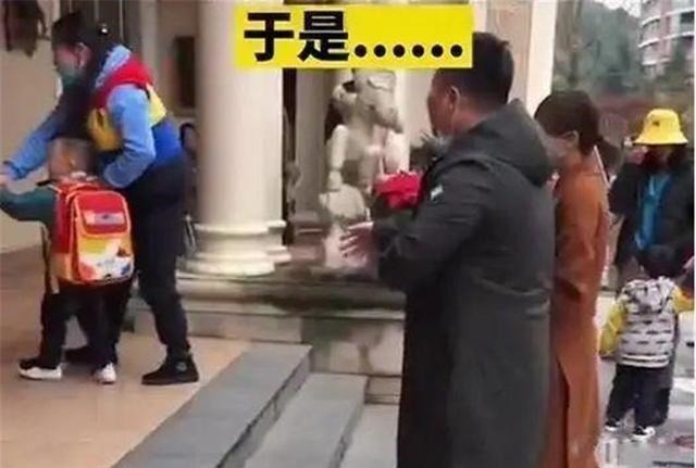 爸爸们|爸爸第一次去幼儿园接娃,老师一脸警惕,爸爸:我真是他爸