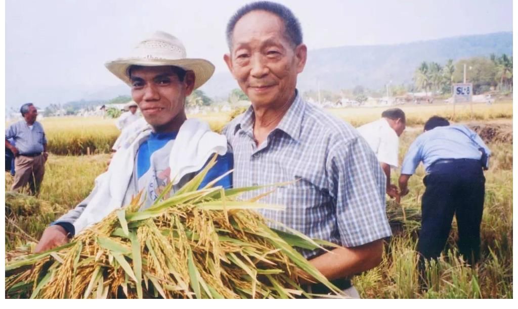 田樸珺創(chuàng)辦貴族學(xué)院，99萬學(xué)費惹爭議！老公王石公開支持她