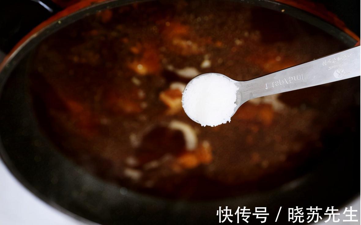 早上来一碗鲜美的排骨面，管饱又解馋，赶快来一份