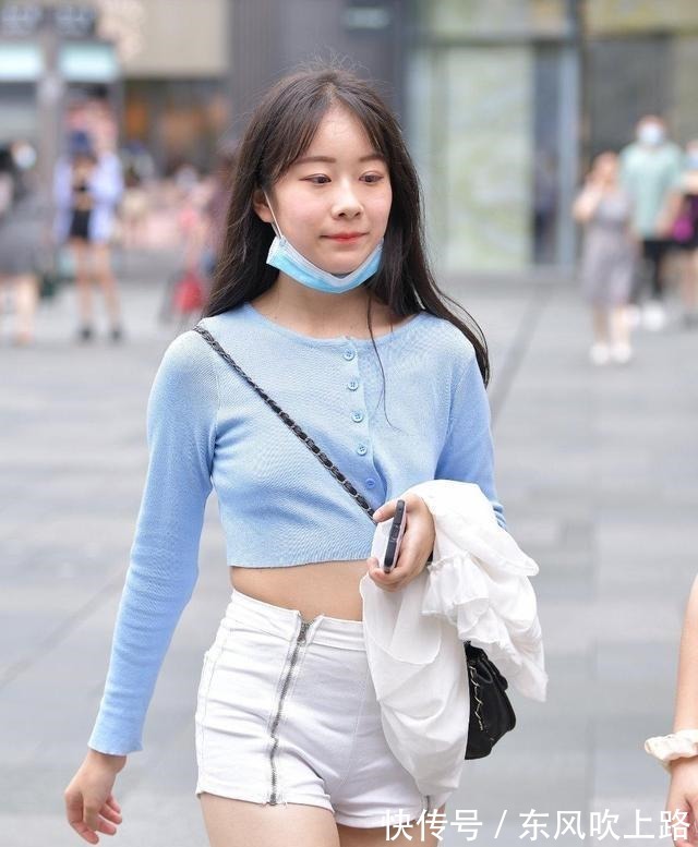 瑜伽裤 瑜伽裤显优雅，选择优雅减龄的风格，白运动鞋！