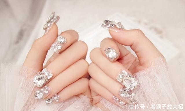 氛围|精致和完美的美甲,让你做个引人注目的新娘,营造浪漫优雅的氛围