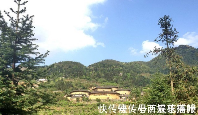 安居地|福建这座独特的古村，以5座土楼出名，被人们戏称为“四菜一汤”！