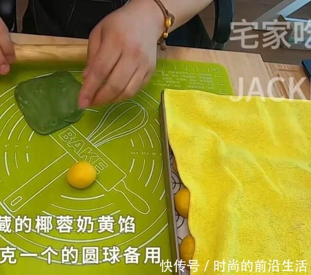 奶黄椰蓉桃花酥,需要“一点”耐心的小甜品