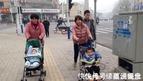 四胞胎|90后宝妈生下四胞胎,得知孩子性别后,宝爸:上辈子拯救了银河系