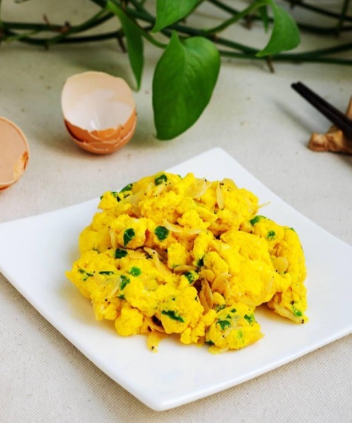 鸡蛋别再用油炒了,跟我学这么做,成品水水嫩嫩的入口即化太棒了