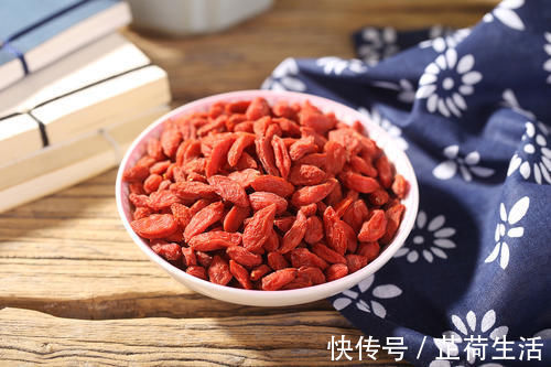 营养成分|用“枸杞”泡水,切记2不要,很多人泡错了,难怪效果不大!