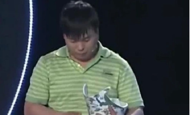 2012年,王刚错砸2亿古董,节目因此停播,后来事情怎么解决的?