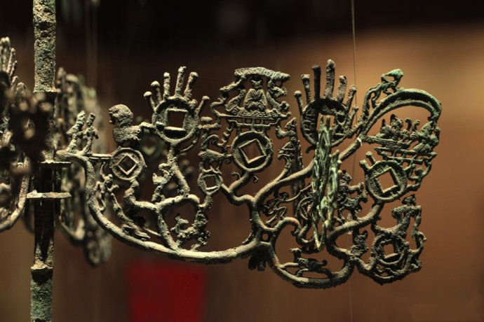 夸父逐日@山海经中记载一神树,说是通往三界的桥梁,30年前在西南被发现