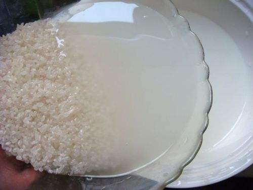 毛巾用久了又臭又滑，保洁阿姨用这几招清洗一遍，洗完跟新的一样