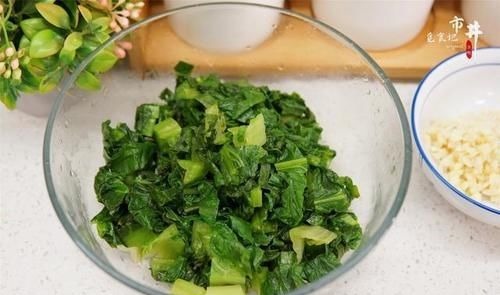 这菜浑身是宝,叶子别当垃圾扔了,营养集中在这,不懂吃可惜了