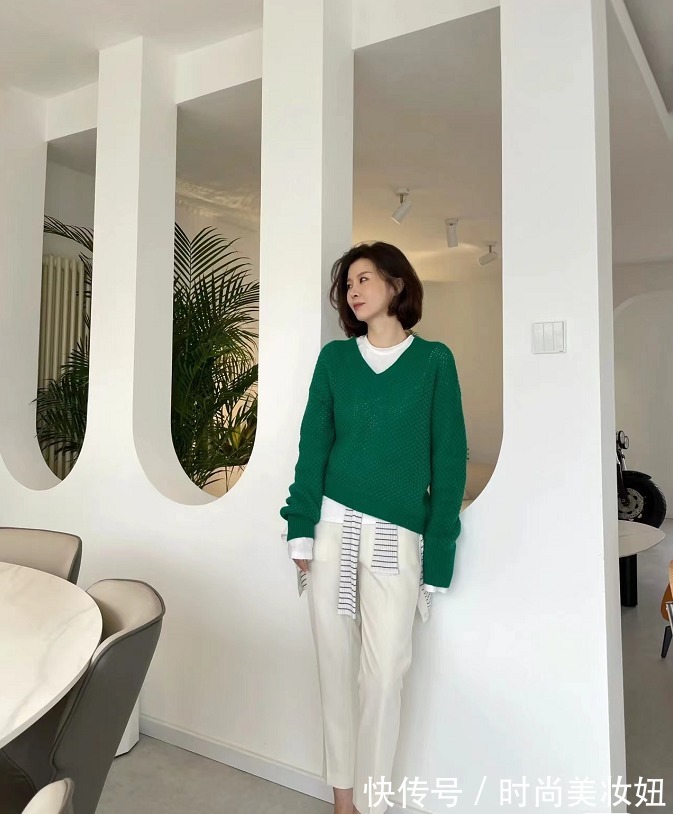 裤子|“白裤子”才是万能的搭配神器,9个造型告诉你答案,高级洋气