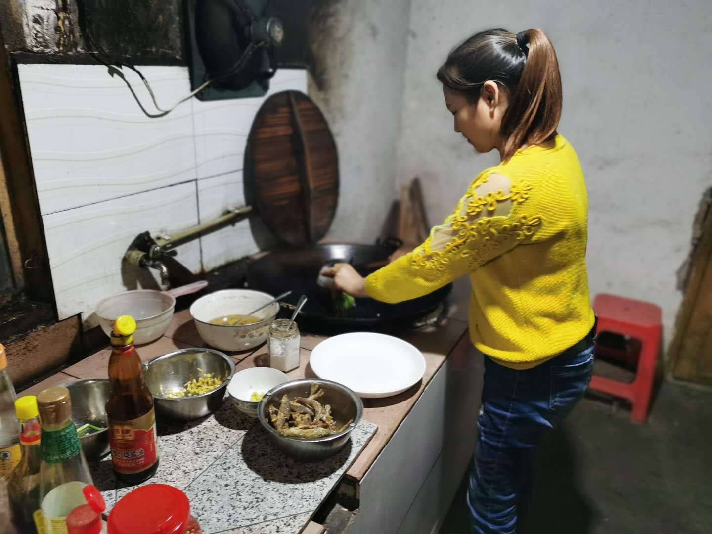 青椒东江鱼：乡土茶油下的清香与自然|美食+ | 东江