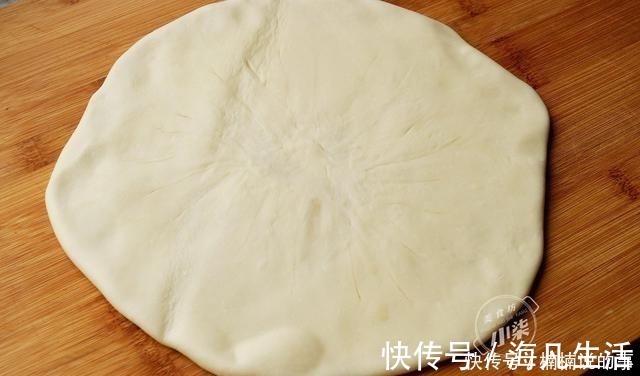 一口酥，做法简单无难度，外酥里软一口一个，越吃越香，太解馋了