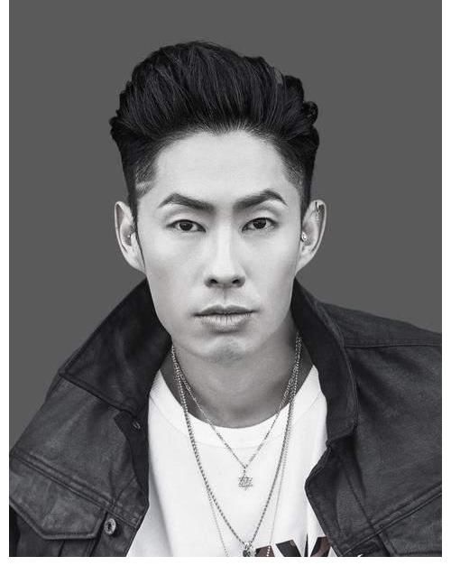 《披荊斬棘》《追光吧》兩大節(jié)目組互相嘲諷，不斷曝出嘉賓黑料