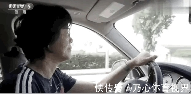 特制|郎平的特制椅子让人泪崩，60岁还想当陪打