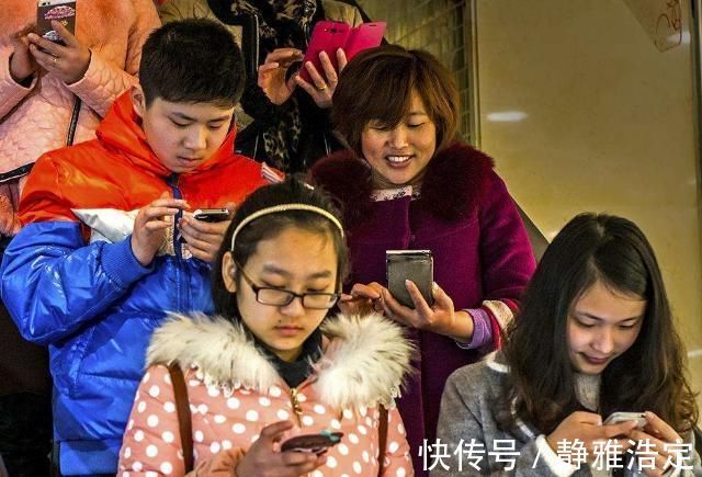 脖子处|为什么现在很多人会患上颈椎病？罪魁祸首在这里，这个锅背定了