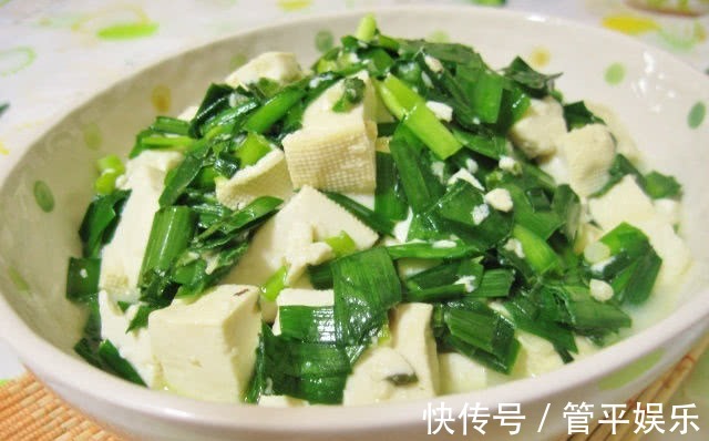 女性|炒韭菜加一宝,女性常吃排毒燃脂,肠胃好了,肌肤细腻不显老!