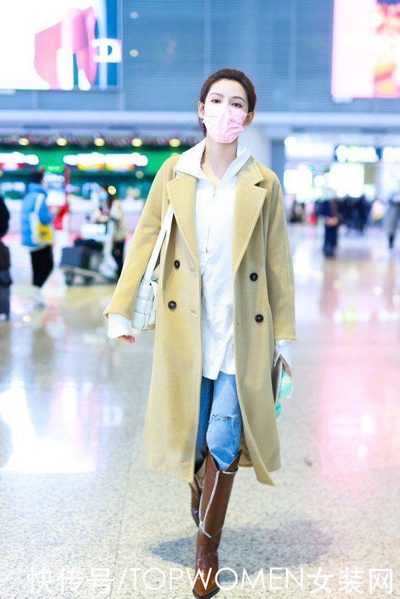 时下潮流搭配避免臃肿穿法，借鉴起来时髦又实用，女友风赢面很大