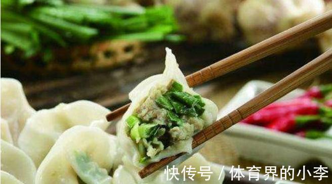 调肉馅时,500克肉放多少水?分享正确做法,饺子饱满多汁不干柴