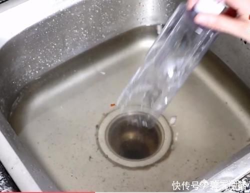 堵塞|厨房下水道被油垢堵住了，用什么溶剂可以通畅？