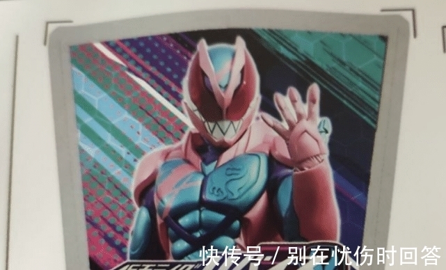 假面骑士:REVICE整体造型公开,霸王龙为基础形态,肌肉感爆棚!