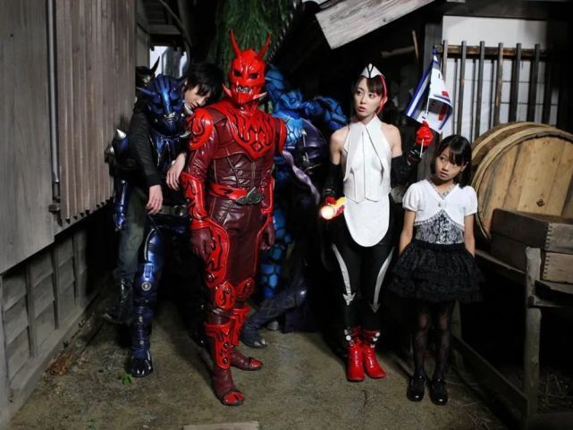 异魔神|汇总风谷真鱼三个不同阶段的对比写真