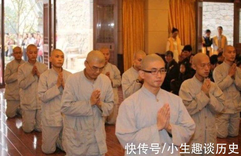 父母&北大硕士邓文庆：毕业出家为僧，父母苦劝无果，反倒一起搬入寺中