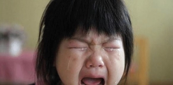 好孩子|6岁女孩逛超市,衣服鼓囊被怀疑偷东西,店员检查后忍不住落泪