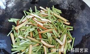 下饭的素菜菜谱，芦蒿炒香干，健康美味，比肉好吃又下饭，动手吧