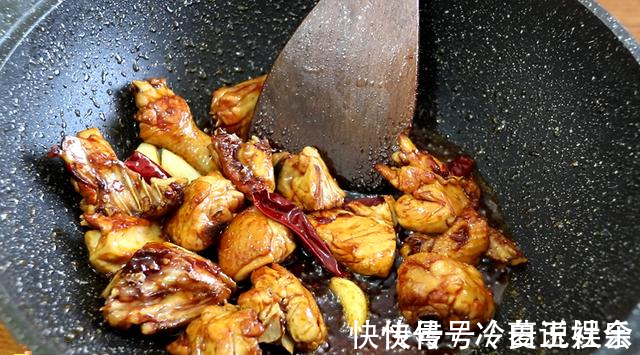 香菇|黄焖鸡别再出去吃了，在家就能轻松学会，就着汤汁可以吃一大碗饭